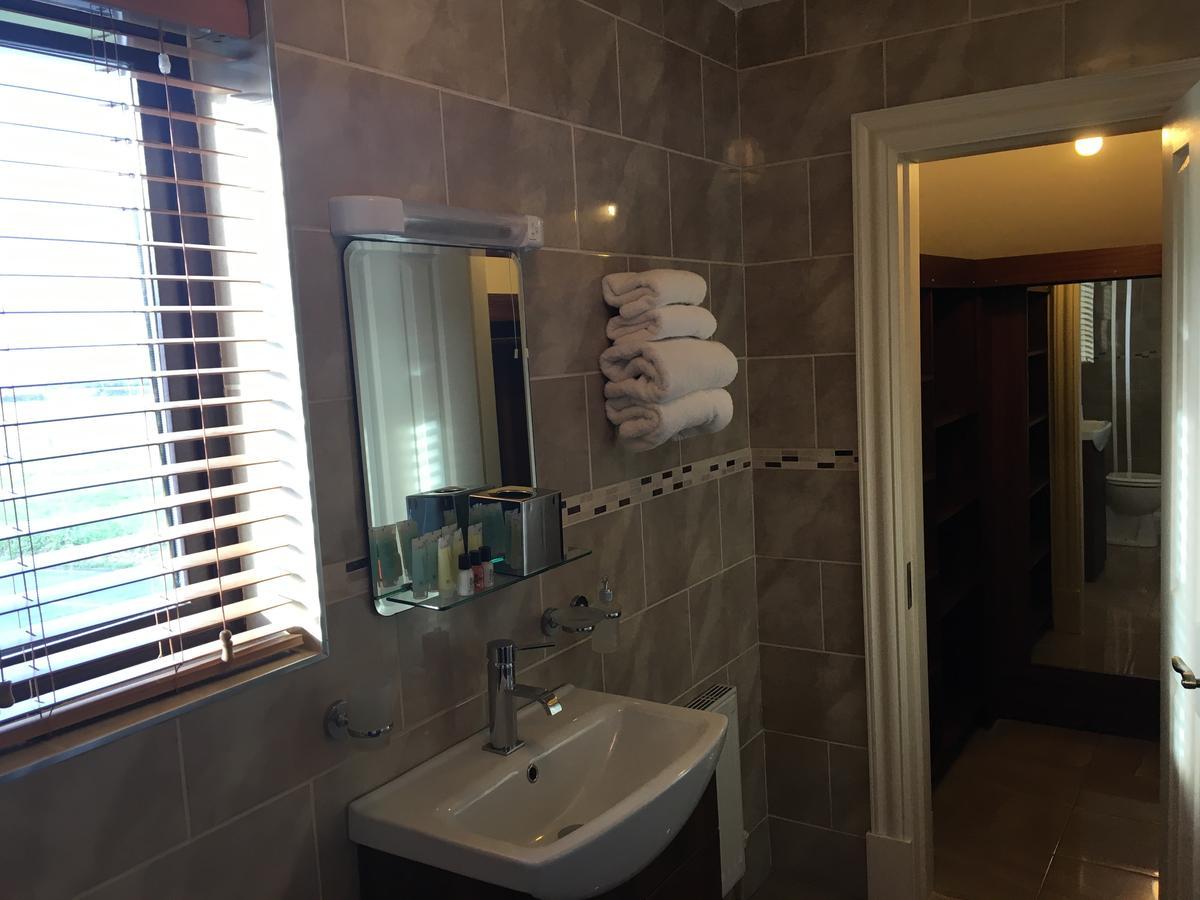 Hopper Inn Bar & Guest Accommodation Ballynaskreena Luaran gambar